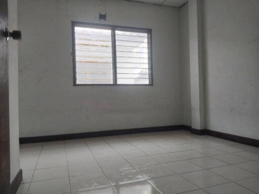 64 Sqm., 1 Bed, 1 Bath Townhouse listed for ฿ 998,000.