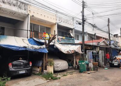 72 Sqm., 1 Bed, 1 Bath Townhouse listed for ฿ 998,000.