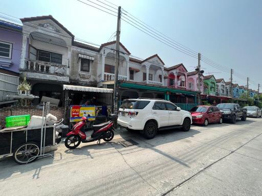 72 Sqm., 1 Bed, 1 Bath Townhouse listed for ฿ 903,000.