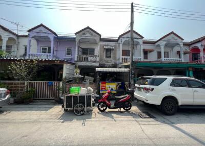 72 Sqm., 1 Bed, 1 Bath Townhouse listed for ฿ 903,000.