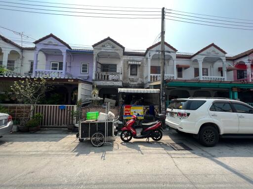 72 Sqm., 1 Bed, 1 Bath Townhouse listed for ฿ 903,000.