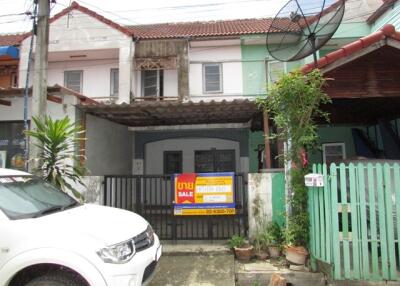 64 Sqm., 2 Beds, 2 Baths Townhouse listed for ฿ 990,000.