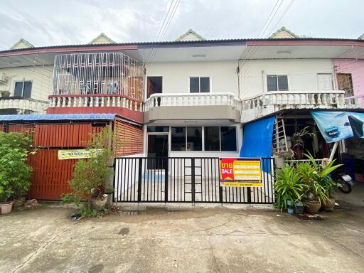 80 Sqm., 3 Beds, 2 Baths Townhouse listed for ฿ 966,000.