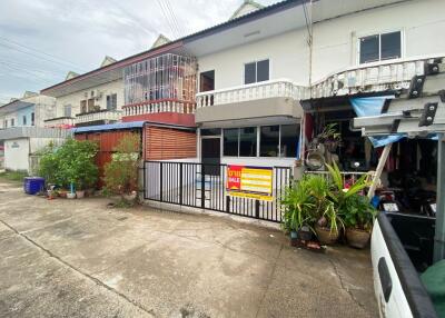 80 Sqm., 3 Beds, 2 Baths Townhouse listed for ฿ 966,000.