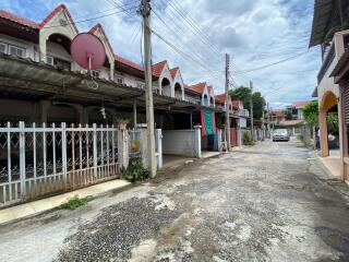 76 Sqm., 1 Bed, 1 Bath Townhouse listed for ฿ 945,000.