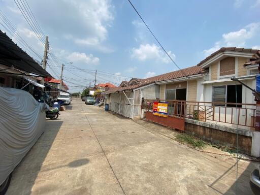 72 Sqm., 2 Beds, 1 Bath Townhouse listed for ฿ 855,000.