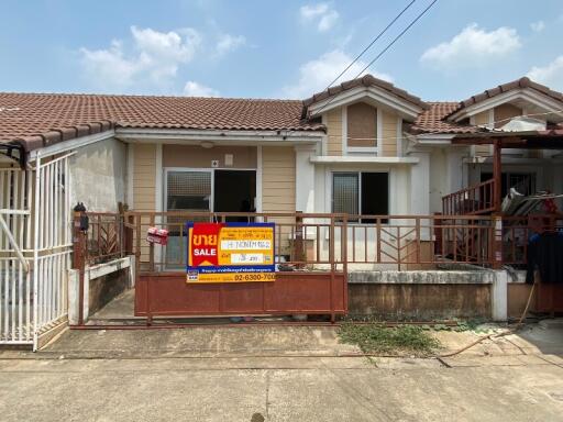 72 Sqm., 2 Beds, 1 Bath Townhouse listed for ฿ 855,000.