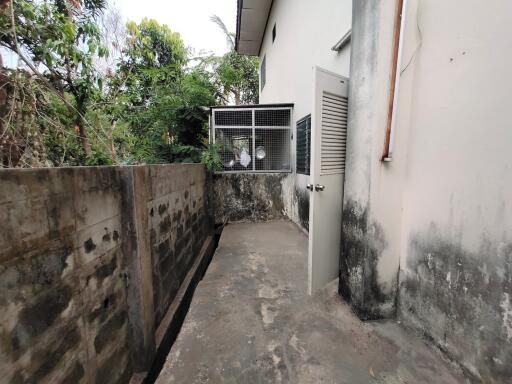 89 Sqm., 2 Beds, 2 Baths Townhouse listed for ฿ 855,000.