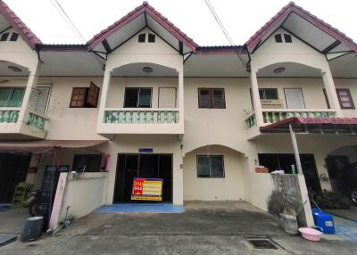 89 Sqm., 2 Beds, 2 Baths Townhouse listed for ฿ 855,000.