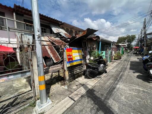 84 Sqm., 1 Bed, 1 Bath Townhouse listed for ฿ 855,000.