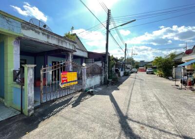 96 Sqm., 1 Bed, 1 Bath Townhouse listed for ฿ 855,000.