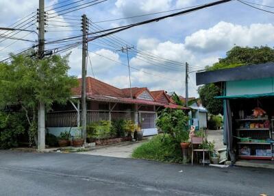 72 Sqm., 2 Beds, 2 Baths Townhouse listed for ฿ 855,000.