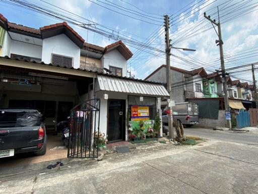 64 Sqm., 1 Bed, 1 Bath Townhouse listed for ฿ 855,000.