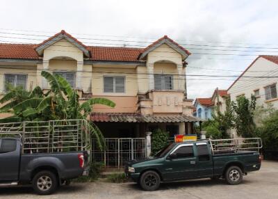 72 Sqm., 3 Beds, 2 Baths Townhouse listed for ฿ 855,000.