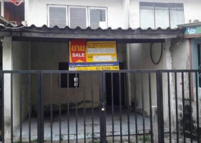 85 Sqm., 1 Bed, 1 Bath Townhouse listed for ฿ 855,000.