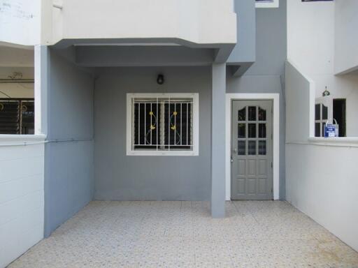 80 Sqm., 2 Beds, 2 Baths Townhouse listed for ฿ 750,000.