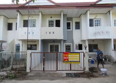 80 Sqm., 2 Beds, 2 Baths Townhouse listed for ฿ 750,000.