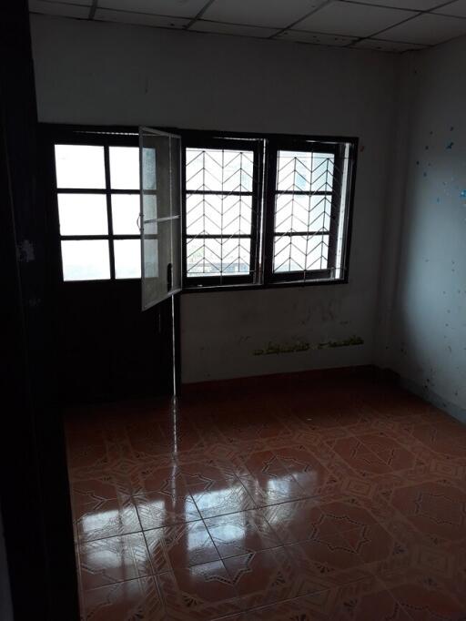 72 Sqm., 2 Beds, 2 Baths Townhouse listed for ฿ 750,000.