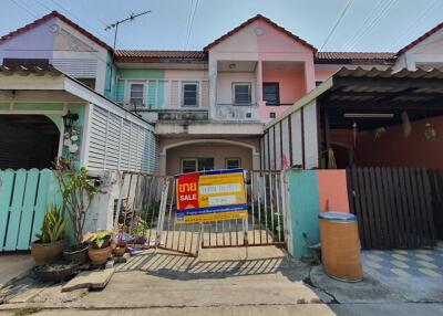 64 Sqm., 2 Beds, 1 Bath Townhouse listed for ฿ 740,000.