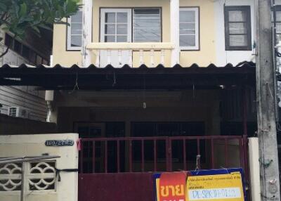 64 Sqm., 1 Bed, 1 Bath Townhouse listed for ฿ 808,000.