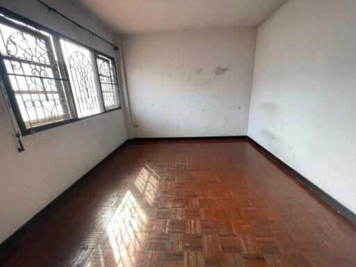 72 Sqm., 2 Beds, 2 Baths Townhouse listed for ฿ 808,000.