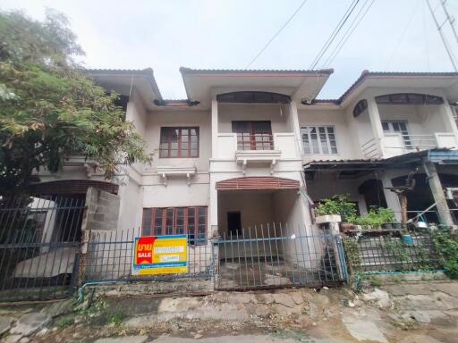 72 Sqm., 3 Beds, 2 Baths Townhouse listed for ฿ 893,000.