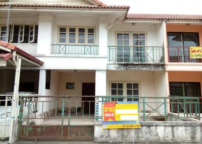 72 Sqm., 3 Beds, 2 Baths Townhouse listed for ฿ 808,000.