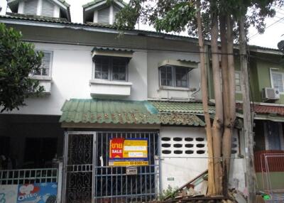70 Sqm., 1 Bed, 1 Bath Townhouse listed for ฿ 893,000.