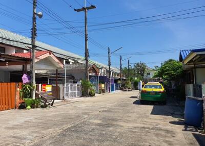 84 Sqm., 2 Beds, 1 Bath Townhouse listed for ฿ 808,000.