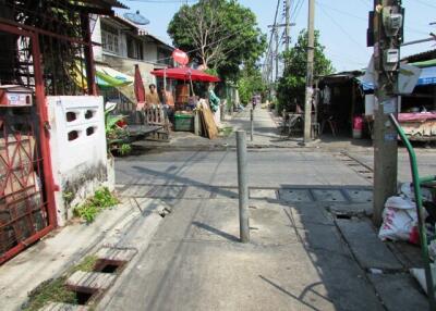 84 Sqm., 1 Bed, 1 Bath Townhouse listed for ฿ 893,000.