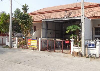 82 Sqm., 2 Beds, 1 Bath Townhouse listed for ฿ 882,000.