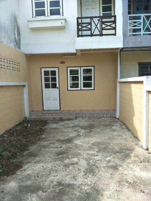84 Sqm., 1 Bed, 1 Bath Townhouse listed for ฿ 680,000.