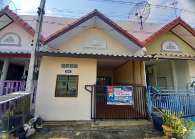 75 Sqm., 2 Beds, 1 Bath Townhouse listed for ฿ 740,000.