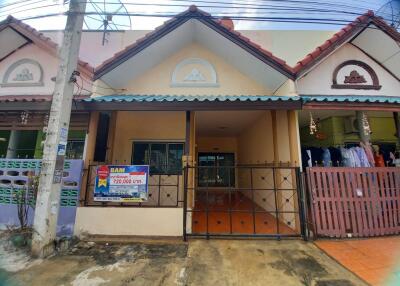 75 Sqm., 1 Bed, 1 Bath Townhouse listed for ฿ 720,000.