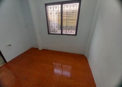 76 Sqm., 1 Bed, 1 Bath Townhouse listed for ฿ 720,000.