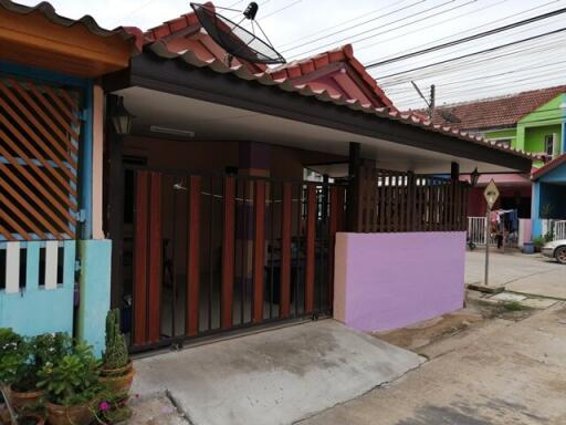 84 Sqm., 1 Bed, 1 Bath Townhouse listed for ฿ 779,000.