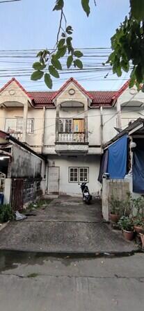 65 Sqm., 2 Beds, 1 Bath Townhouse listed for ฿ 840,000.