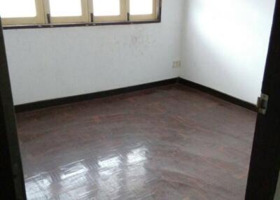 72 Sqm., 3 Beds, 2 Baths Townhouse listed for ฿ 840,000.