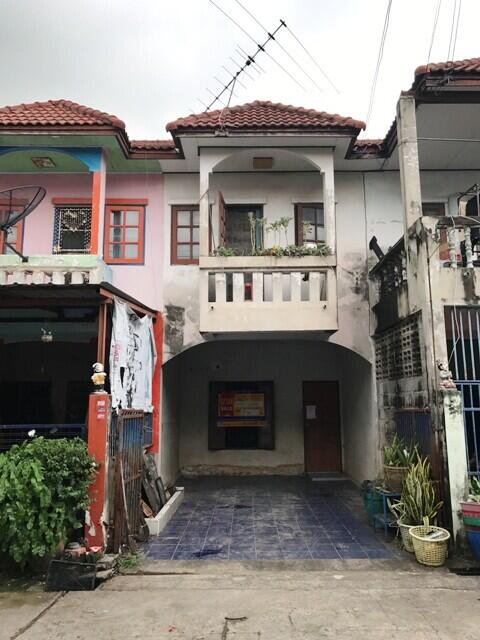 72 Sqm., 1 Bed, 1 Bath Townhouse listed for ฿ 700,000.