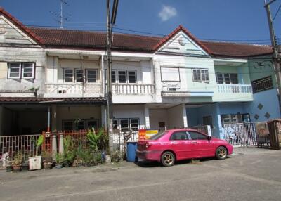 79 Sqm., 3 Beds, 2 Baths Townhouse listed for ฿ 760,000.