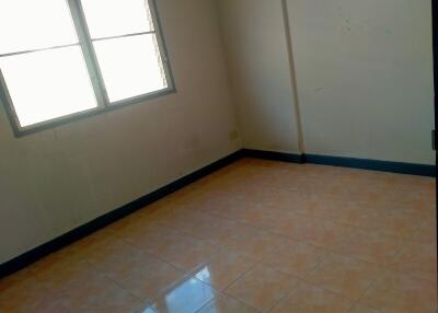 72 Sqm., 1 Bed, 1 Bath Townhouse listed for ฿ 840,000.