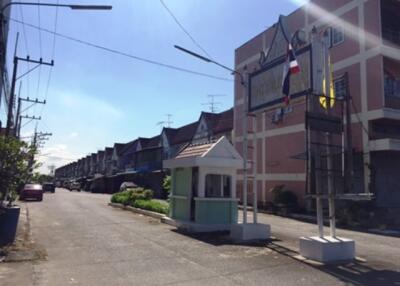 68 Sqm., 1 Bed, 1 Bath Townhouse listed for ฿ 760,000.