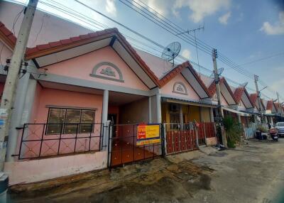 75 Sqm., 2 Beds, 1 Bath Townhouse listed for ฿ 760,000.