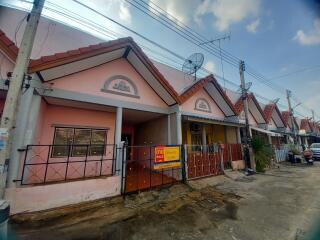 75 Sqm., 2 Beds, 1 Bath Townhouse listed for ฿ 760,000.