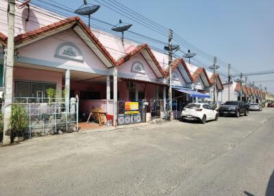 75 Sqm., 2 Beds, 1 Bath Townhouse listed for ฿ 760,000.