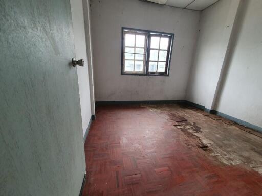 70 Sqm., 3 Beds, 1 Bath Townhouse listed for ฿ 840,000.