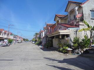 72 Sqm., 3 Beds, 2 Baths Townhouse listed for ฿ 840,000.