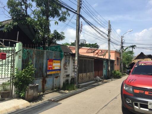 96 Sqm., 1 Bed, 1 Bath Townhouse listed for ฿ 840,000.