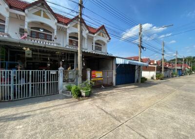 80 Sqm., 1 Bed, 1 Bath Townhouse listed for ฿ 760,000.