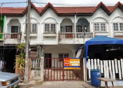 64 Sqm., 2 Beds, 2 Baths Townhouse listed for ฿ 650,000.